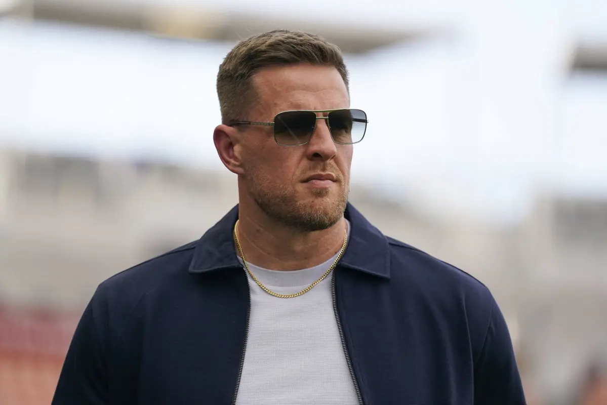 J.J. Watt semnează contract multianual, devine pilonul analitic CBS