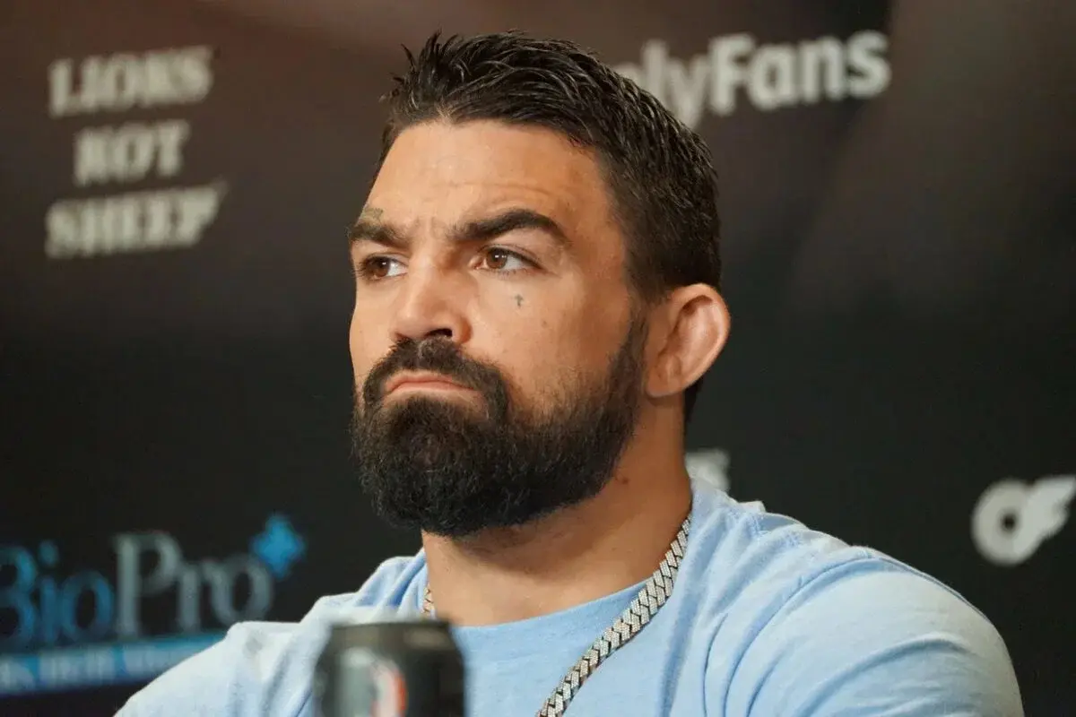 Mike Perry la BKFC: negociile decid viitorul luîi în luptă fără mănuși