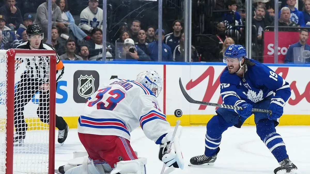Stecher decide meciul la sirenă: Leafs bate Rangers 5-4