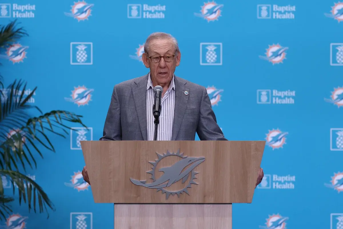 Stephen Ross vinde o parte din Dolphins la o valoare record