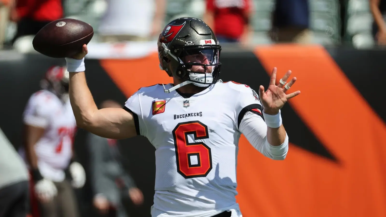 Week 7 NFL: Mayfield revine, Egbuka blochează ofensiva Vikings